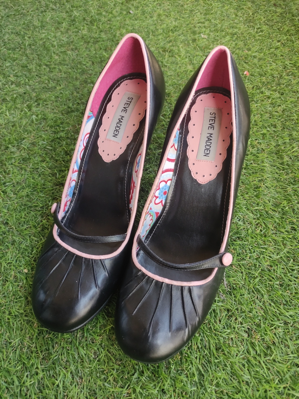 Vintage Y2k 2005 Steve Madden Black and Pink Mary Jane Heels - Picture 2 of 6